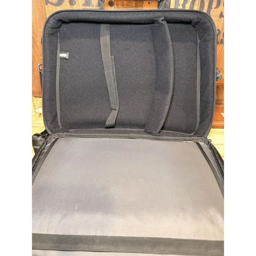 Black Kensington Laptop Briefcase Apple Logo Shoulder Strap